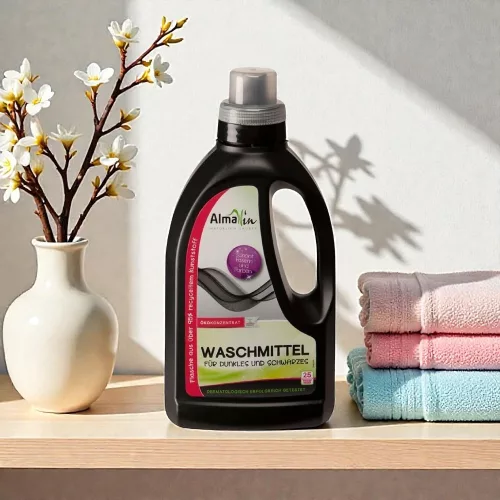 AlmaWin eko tekutý koncentrovaný prací prostriedok na tmavé a čierne oblečenie – 750 ml – 25 dávok