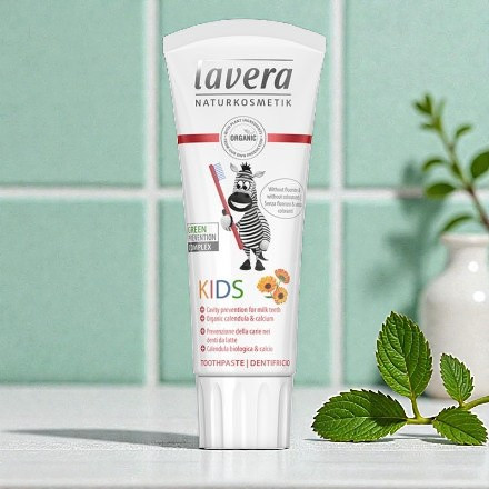 Lavera basis sensitive Bio-Kinderzahncreme mit Ringelblume und Kalzium 75 ml
